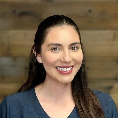 Chiropractor St. Charles IL Jennifer Skrabutenas Team Update A headshot photo of Dr. Jennifer Skrabutenas, a chiropractor at Fox Valley Chiropractic Physicians